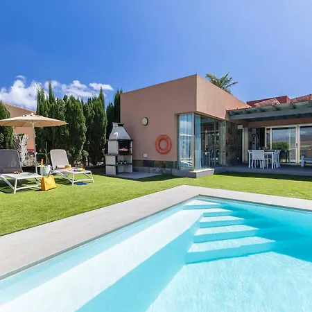 Villa Par 4 8 *